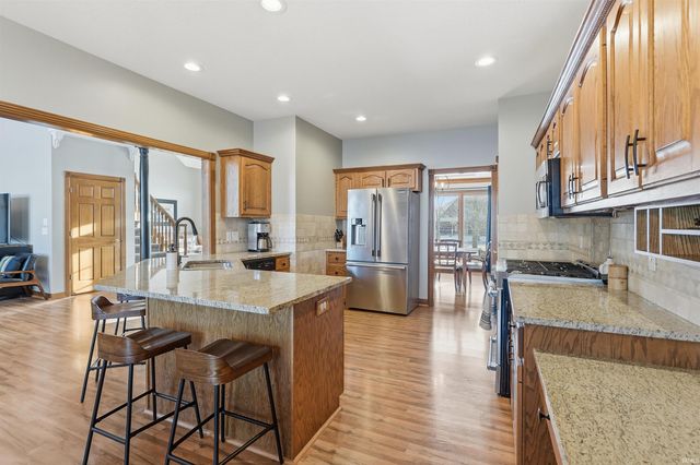 8517 Greyhawk Drive, Fort Wayne, IN 46835