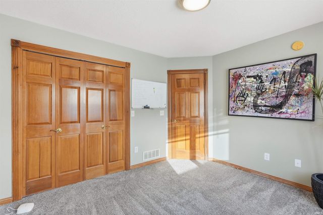 8517 Greyhawk Drive, Fort Wayne, IN 46835