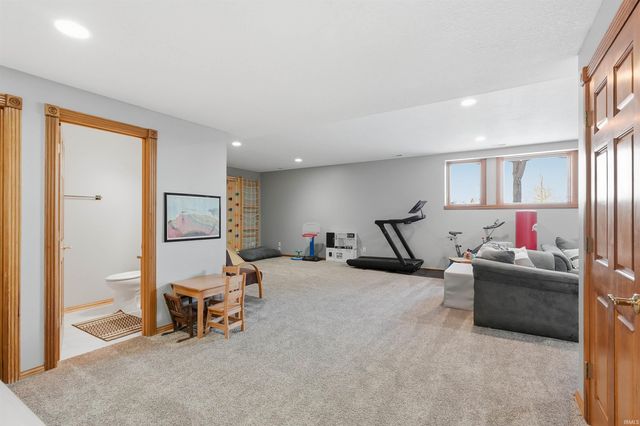 8517 Greyhawk Drive, Fort Wayne, IN 46835