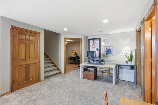 8517 Greyhawk Drive, Fort Wayne, IN 46835