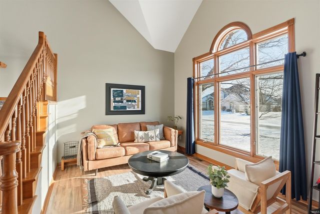 8517 Greyhawk Drive, Fort Wayne, IN 46835