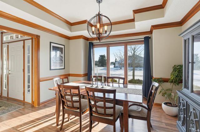 8517 Greyhawk Drive, Fort Wayne, IN 46835