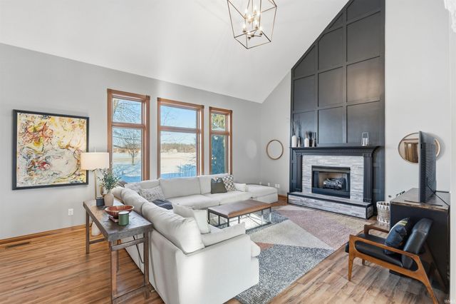 8517 Greyhawk Drive, Fort Wayne, IN 46835