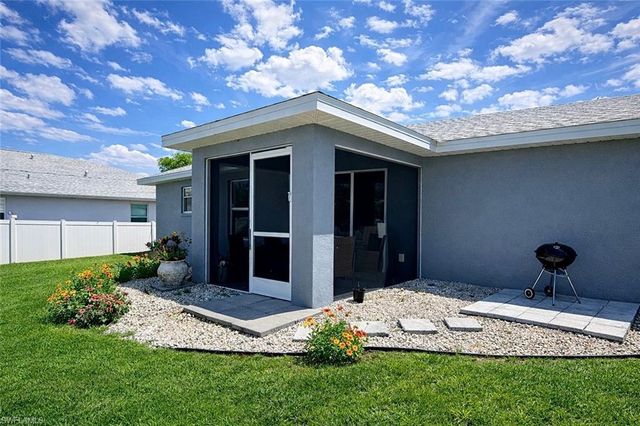 2804 NE 2nd PL, Cape Coral, FL 33909