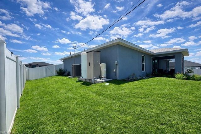 2804 NE 2nd PL, Cape Coral, FL 33909