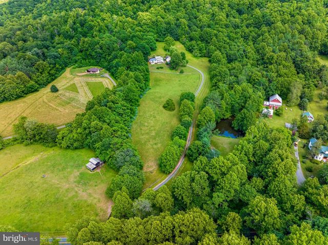 4028 S F T VALLEY RD, Etlan, VA 22719