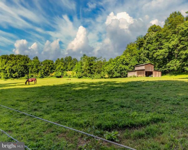4028 S F T VALLEY RD, Etlan, VA 22719