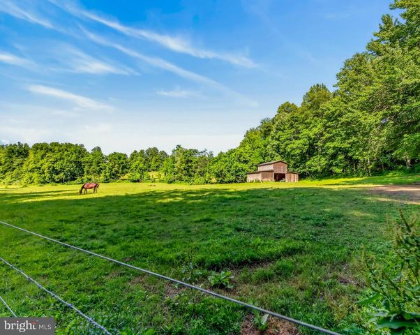 4028 S F T VALLEY RD, Etlan, VA 22719
