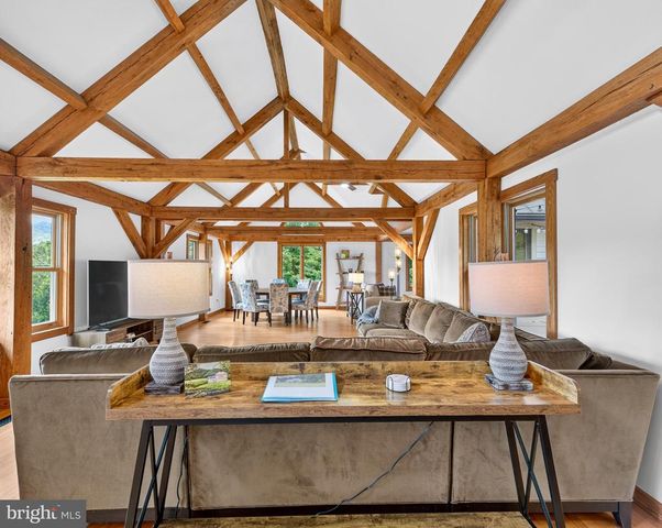 4028 S F T VALLEY RD, Etlan, VA 22719