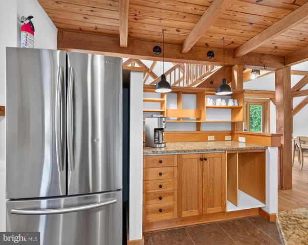 4028 S F T VALLEY RD, Etlan, VA 22719