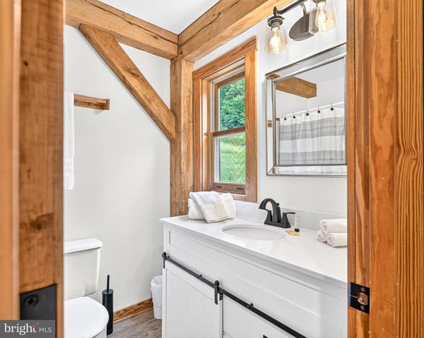 4028 S F T VALLEY RD, Etlan, VA 22719