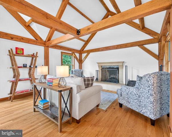 4028 S F T VALLEY RD, Etlan, VA 22719