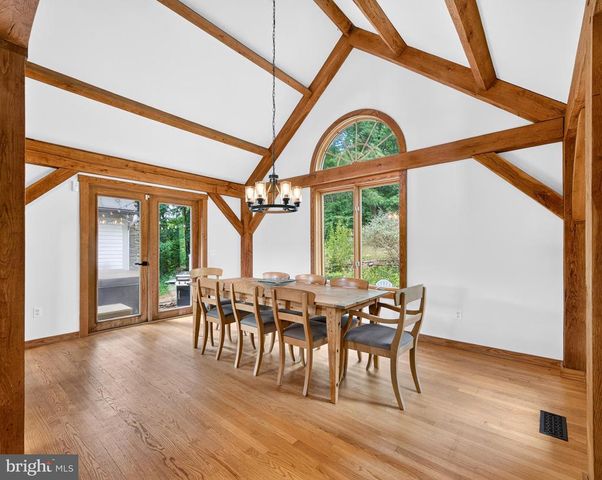 4028 S F T VALLEY RD, Etlan, VA 22719
