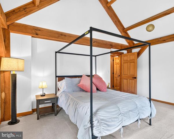4028 S F T VALLEY RD, Etlan, VA 22719