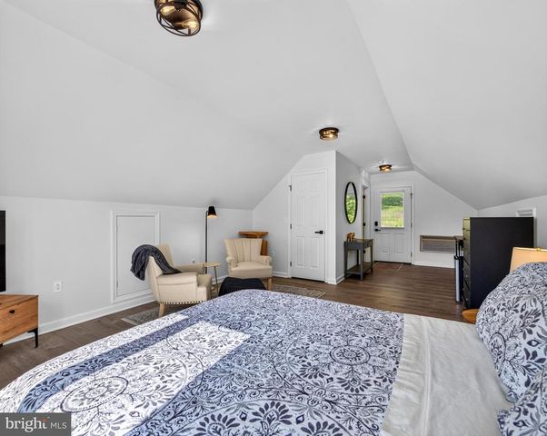 4028 S F T VALLEY RD, Etlan, VA 22719