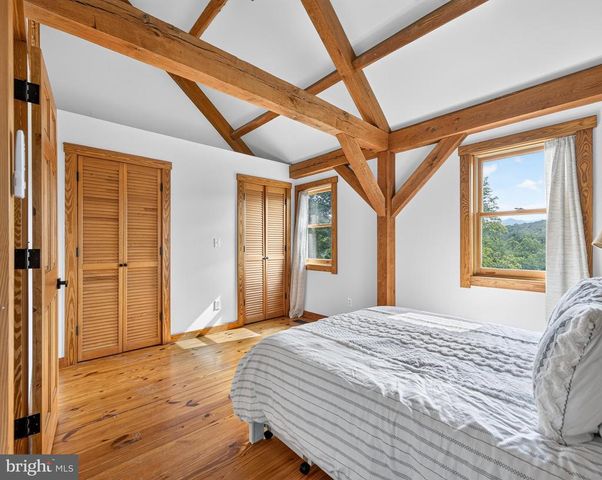 4028 S F T VALLEY RD, Etlan, VA 22719