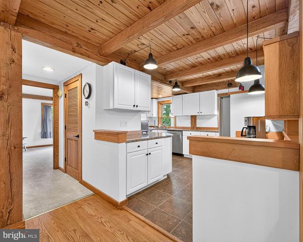 4028 S F T VALLEY RD, Etlan, VA 22719