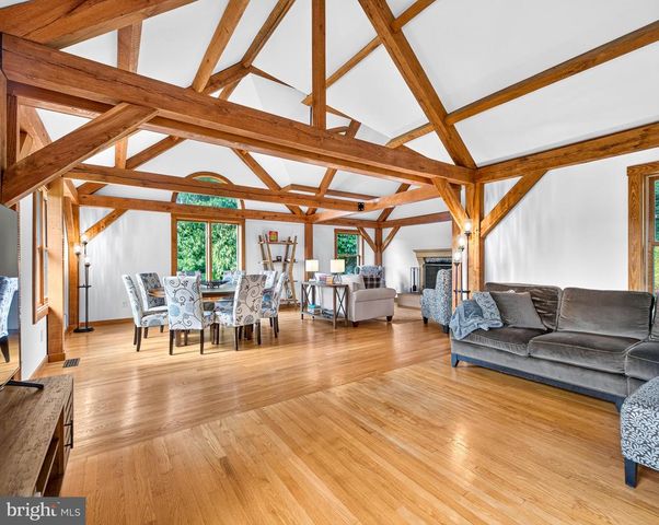 4028 S F T VALLEY RD, Etlan, VA 22719
