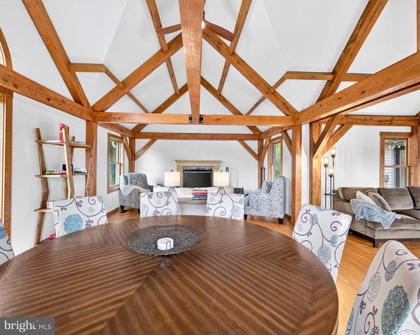 4028 S F T VALLEY RD, Etlan, VA 22719