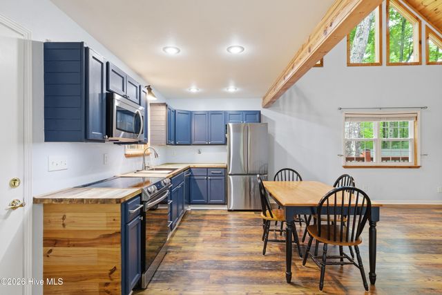 680 Hawthorne Lane, Murphy, NC 28906