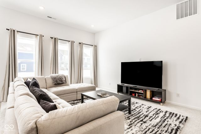 1339 LITTLE RODEO Place, Greenwood, IN 46143