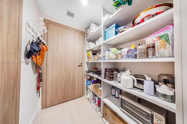 1135 103rd St 504, Bay Harbor Islands, FL 33154