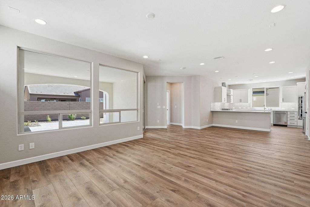 Image 15 of property listing at 431 E BRACCIANO Avenue, Queen Creek, AZ 85140