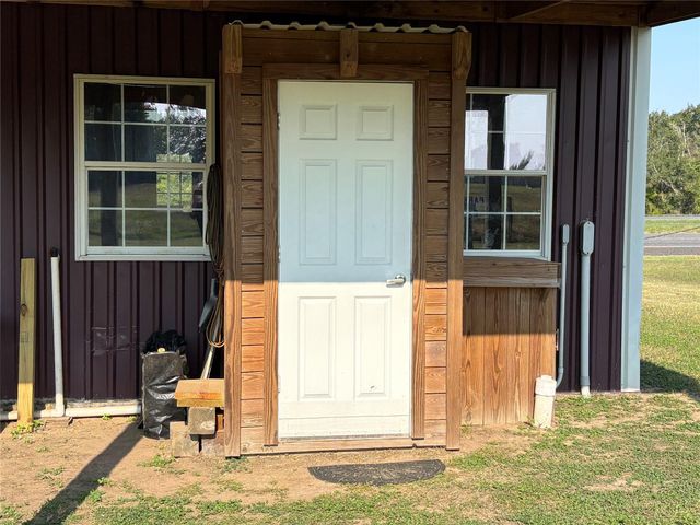 38042 N Highway 6, Hempstead, TX 77445