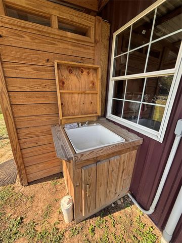 38042 N Highway 6, Hempstead, TX 77445