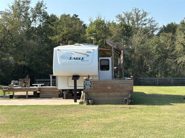 38042 N Highway 6, Hempstead, TX 77445