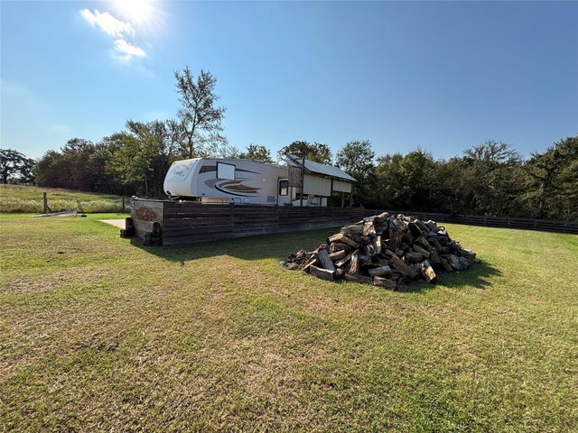 38042 N Highway 6, Hempstead, TX 77445