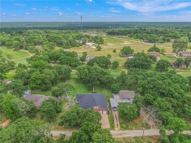 7 Hickory Ridge Lane, Hilltop Lakes, TX 77871