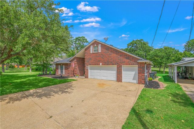 7 Hickory Ridge Lane, Hilltop Lakes, TX 77871