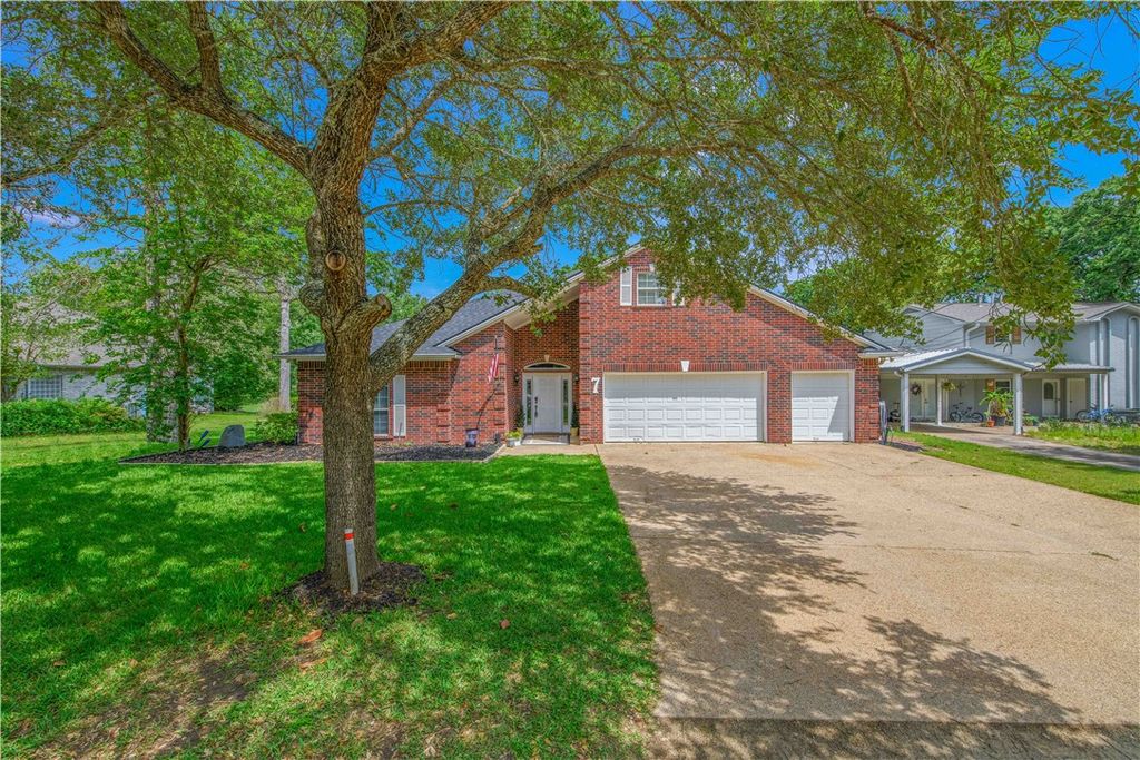 7 Hickory Ridge Lane, Hilltop Lakes, TX 77871