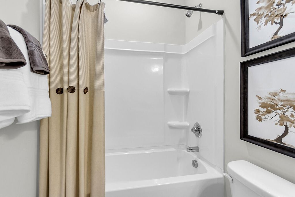 Image 19 of property listing at 105 Clarabelle Lane, Summerville, SC 29483