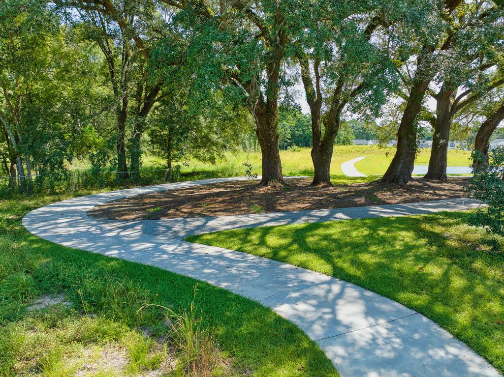 Image 31 of property listing at 105 Clarabelle Lane, Summerville, SC 29483