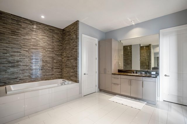 1409 Post Oak Boulevard 1804, Houston, TX 77056