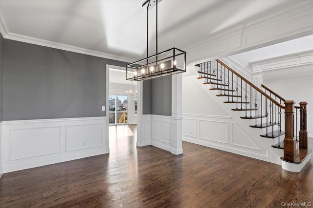 3421 Hawthorne Drive N, Wantagh, NY 11793