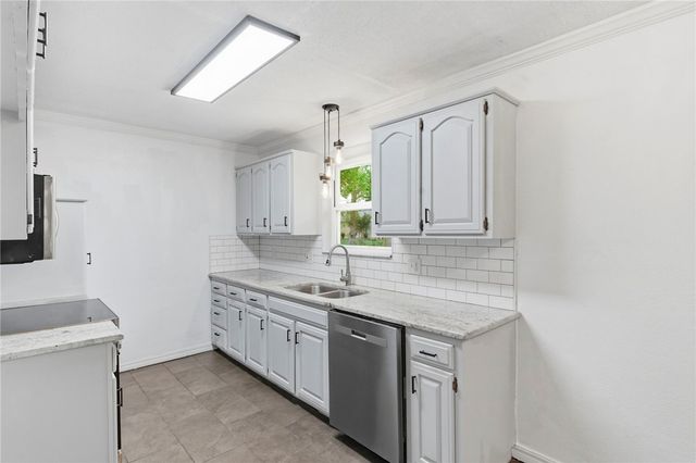 1615 W Sherryden Drive, Rogers, AR 72758