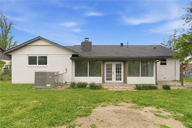 1615 W Sherryden Drive, Rogers, AR 72758