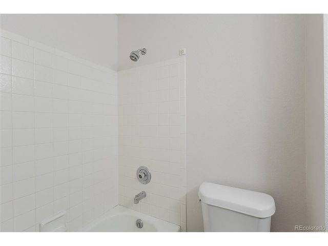 75 N Holcomb St, Castle Rock, CO 80104