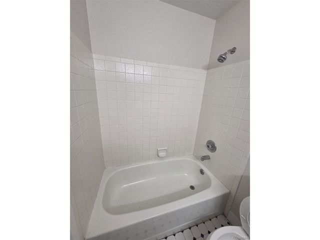 75 N Holcomb St, Castle Rock, CO 80104