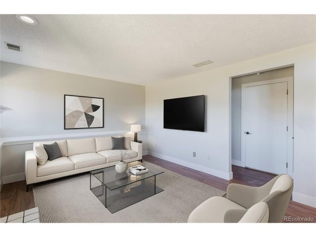 75 N Holcomb St, Castle Rock, CO 80104