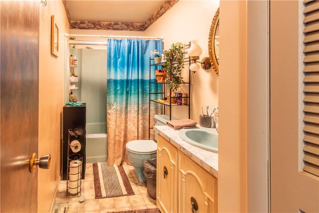 209 East Dr, Chicora Boro, PA 16025