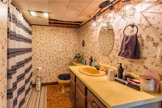 209 East Dr, Chicora Boro, PA 16025