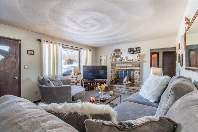 209 East Dr, Chicora Boro, PA 16025