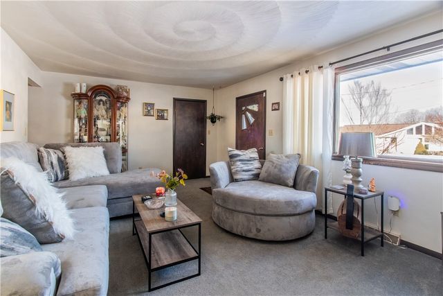 209 East Dr, Chicora Boro, PA 16025