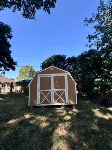 1709 S 11th Avenue, Ozark, MO 65721