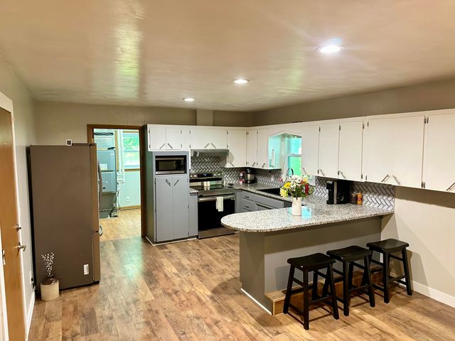 1709 S 11th Avenue, Ozark, MO 65721