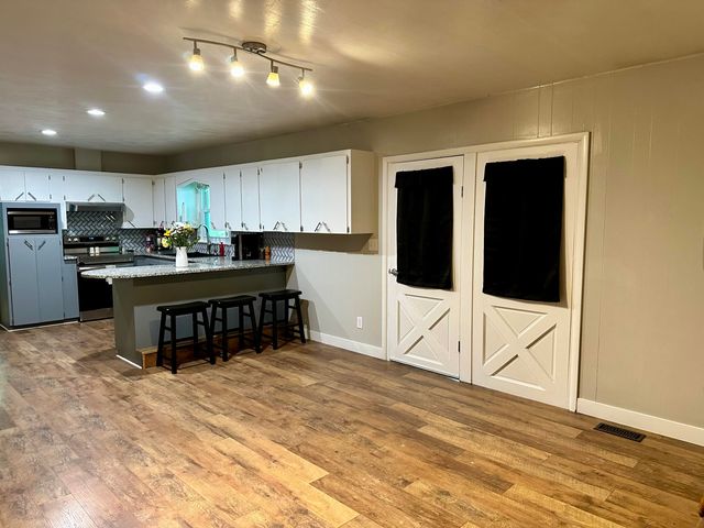 1709 S 11th Avenue, Ozark, MO 65721